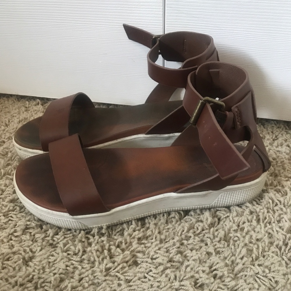 Platform sandals